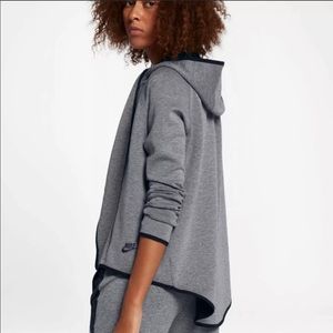 Nike Sportswear Women’s Tech Hooded Cape Jacket